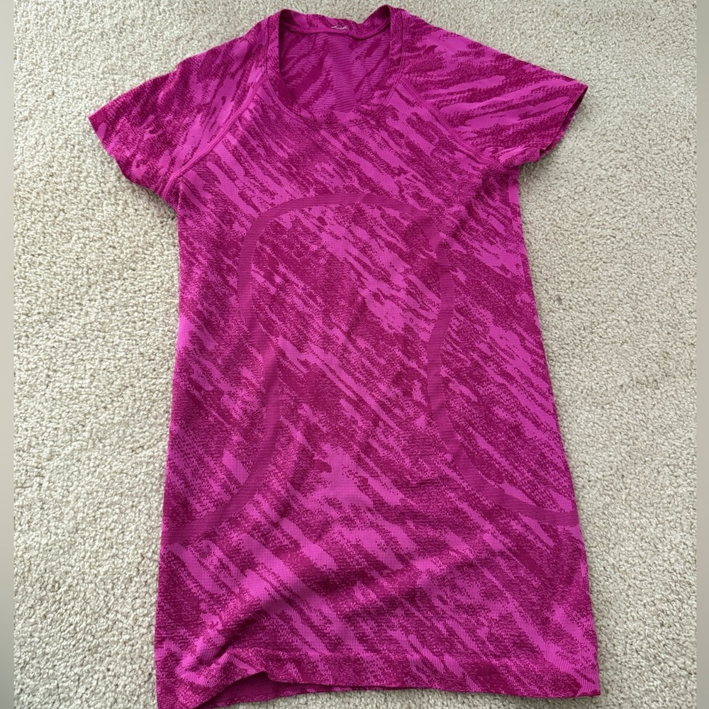 Lululemon Pink Camo Swiftly Tech